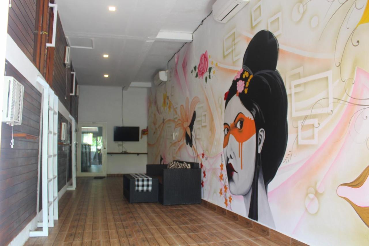 Tara Hostel Batununggul Екстериор снимка