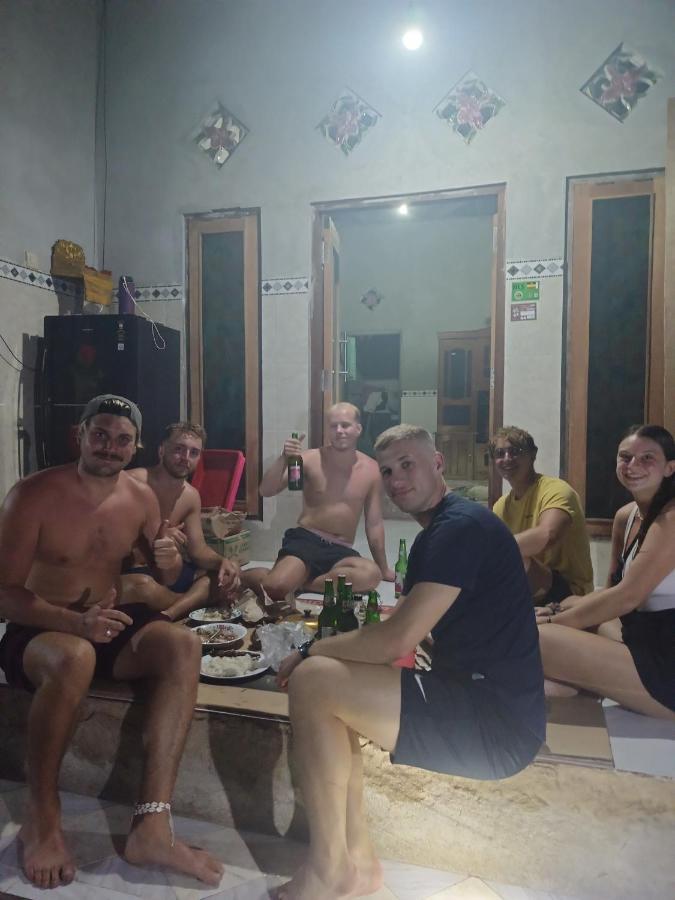 Tara Hostel Batununggul Екстериор снимка