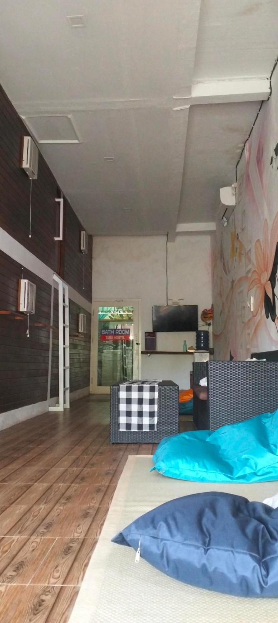 Tara Hostel Batununggul Стая снимка
